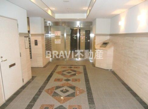アーデン和泉町　BRAVI不動産のロビー|【アーデン和泉町】落ち着いたロビーです