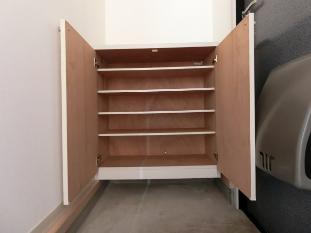 ヴィ・ラフィネ旗ヶ崎2号館の収納