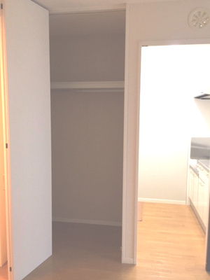 【収納】 | ヴィルヌーヴ | 洋室収納