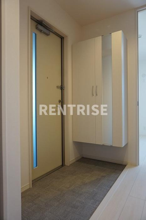 アンダー フォレスト Ⅴ Ａ棟の玄関