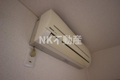 【設備】 | メゾンシャロームA（東花園賃貸） | エアコン付きです