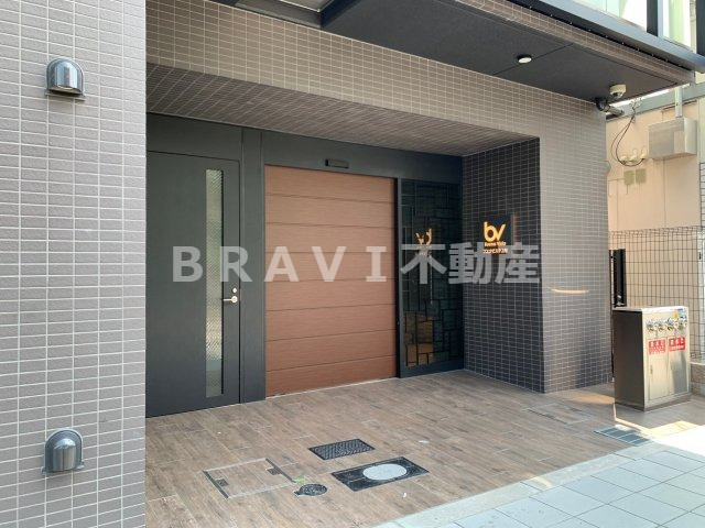 ブエナビスタ上町　BRAVI不動産のエントランス|【ブエナビスタ上町】清潔なエントランスです