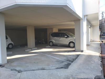 【駐車場】 | シャトレイユ | 敷地内☆神戸市垂水区　シャトレイユ☆