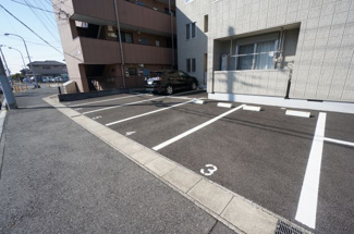 【駐車場】