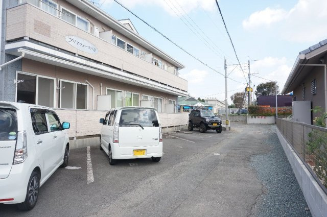プリマウェーラ戸島の駐車場