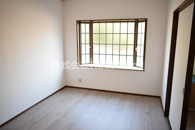 アーネスハイツわかの居間・リビング