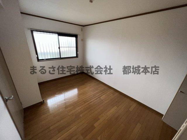 日の出マンションの洋室