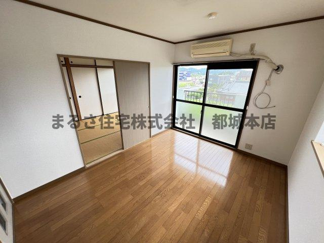 日の出マンションの洋室