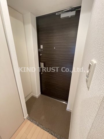 プレサンス天神橋ディオレの玄関|明るい玄関です