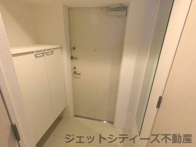 【玄関】 | SERENiTE堺筋本町SUD