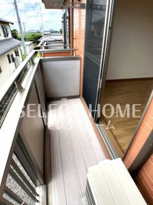 【バルコニー】 | カーサ占部 | お洗濯にも便利なバルコニー付き