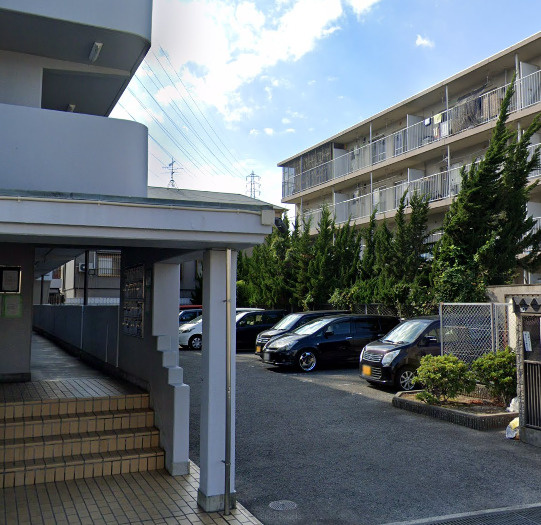 コーポ雅の駐車場|駐車場に車を止められます