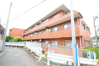 【外観】 | 東横線「白楽」駅、ブルーライン「片倉町」駅が徒歩圏内！便利な立地に建つマンション外観です！