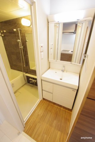 ファーストステージ江坂広芝町2　仲介手数料無料の洗面所