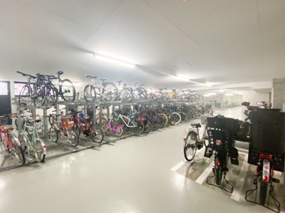 【その他共用部分】 | クロスエアタワー | 自転車置き場