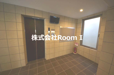 【ロビー】 | LaCASA玉造 | 毎日通るロビーはこのようになっています
外観もきれいです