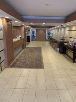 【その他共用部分】 | エントランス。
向かって左側が受付です^^