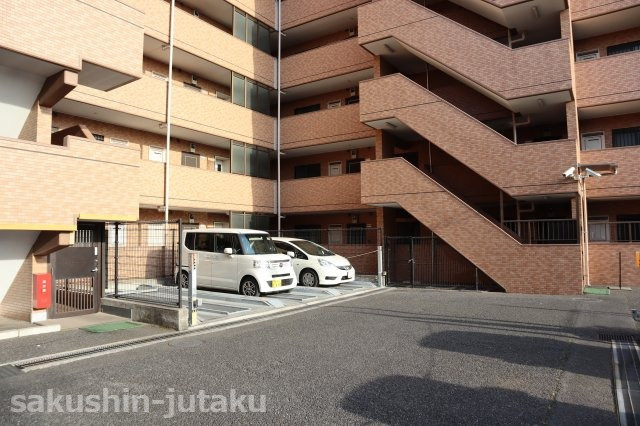 ライオンズマンション東習志野の駐車場|使用料月額7,000円～10,000円　