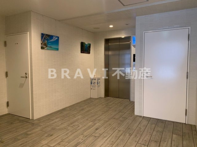 AMBITIOUS鎗屋町（アンビシャスヤリヤマチ）　BRAVI不動産のロビー|AMBITIOUS鎗屋町（アンビシャスヤリヤマチ）エレベーター