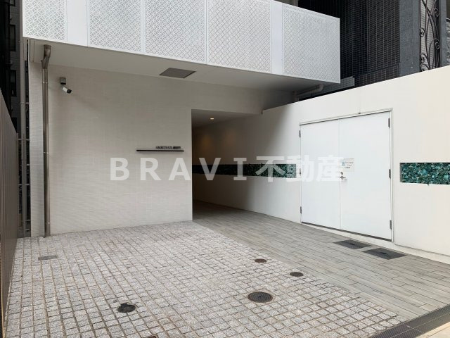 AMBITIOUS鎗屋町（アンビシャスヤリヤマチ）　BRAVI不動産のエントランス|AMBITIOUS鎗屋町（アンビシャスヤリヤマチ）清潔なエントランスです