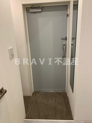 AMBITIOUS鎗屋町（アンビシャスヤリヤマチ）　BRAVI不動産の玄関|AMBITIOUS鎗屋町（アンビシャスヤリヤマチ）毎日通る玄関はこちらです