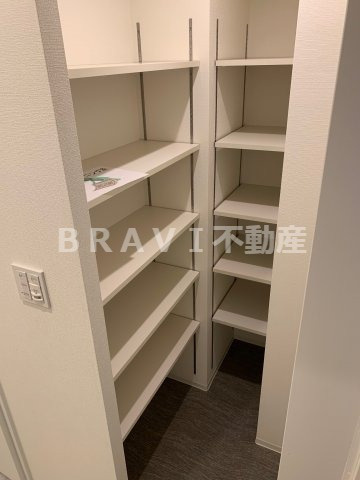 AMBITIOUS鎗屋町（アンビシャスヤリヤマチ）　BRAVI不動産の玄関|AMBITIOUS鎗屋町（アンビシャスヤリヤマチ）シューズボックス