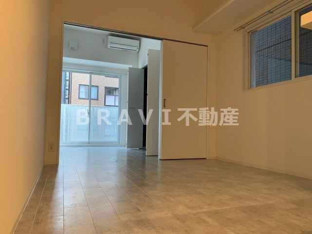 AMBITIOUS鎗屋町（アンビシャスヤリヤマチ）　BRAVI不動産の居間・リビング|AMBITIOUS鎗屋町（アンビシャスヤリヤマチ）ゆったりとした居間です