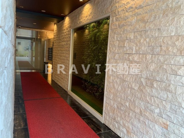 BRAVE北新町（ブレイブキタシンマチ）　BRAVI不動産のエントランス|【BRAVE北新町（ブレイブキタシンマチ）】建物の内部です