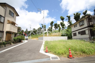 【前面道路含む現地写真】 | 宅地建物取引士による不動産のご説明・現地のご案内、住宅金融普及協会住宅ローンアドバイザーが住宅ローンのアドバイスから融資実行までのお手伝いをしっかりサポートします♪
