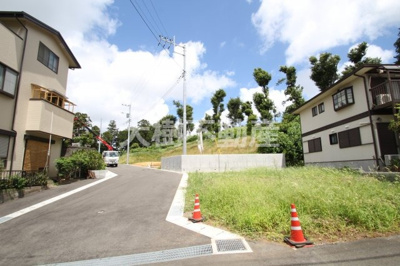 【前面道路含む現地写真】 | 海老名市大谷北２丁目　売地　全３区画 【仲介手数料無料】 | 宅地建物取引士による不動産のご説明・現地のご案内、住宅金融普及協会住宅ローンアドバイザーが住宅ローンのアドバイスから融資実行までのお手伝いをしっかりサポートします♪