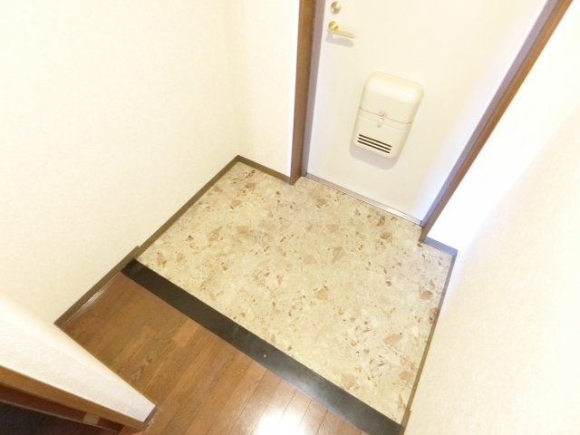 プレミール28の玄関