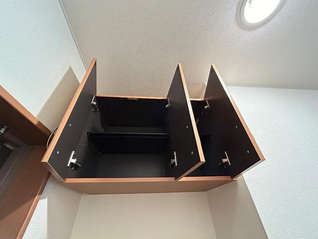 サン・ソレイユ西条　壱番館の収納