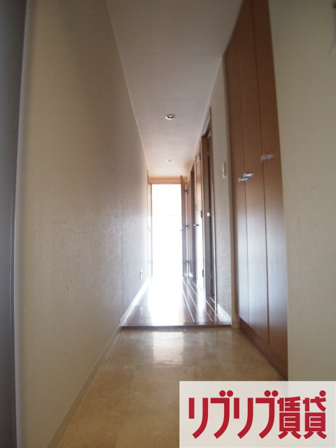 グランダジュール千葉みなとの玄関