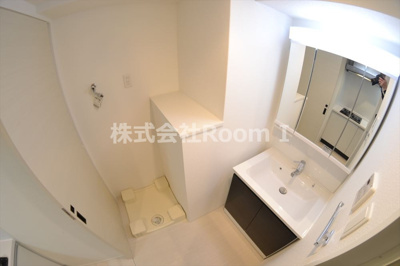 【独立洗面台】 | レオンコンフォート本町東Ⅲ | 独立洗面台あり、毎朝おしゃれに忙しい女性の方におすすめです