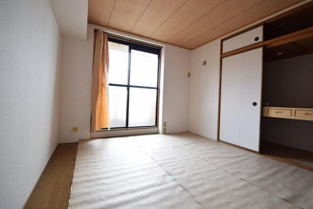 ロイヤルコートの和室|落ち着いた和室です。