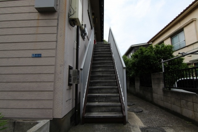 ジュネス岡田のエントランス|ジュネス岡田　エントランス(^O^)／