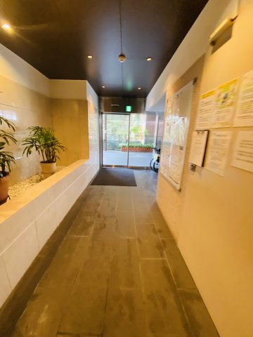 春日原ハイツのエントランス
