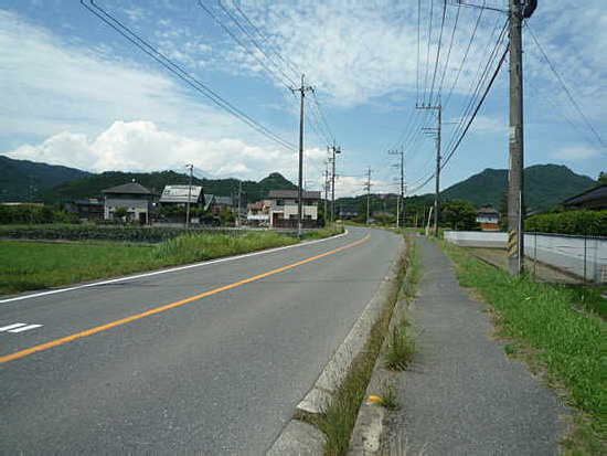 【前面道路含む現地写真】