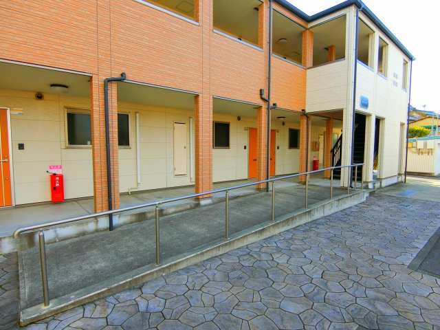 サンライズのエントランス