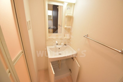 【その他】 | ラポルテ | 独立洗面台、小物を置くことができて便利です