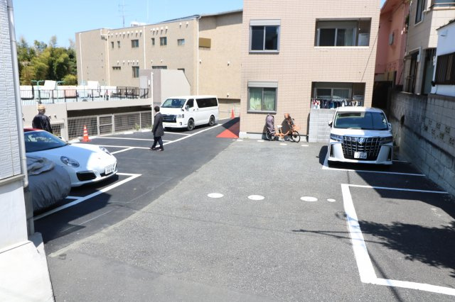 【駐車場】