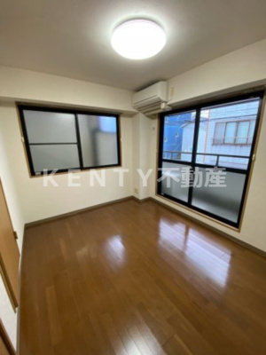 【居間・リビング】 | フローラ | ゆったりとした居間です