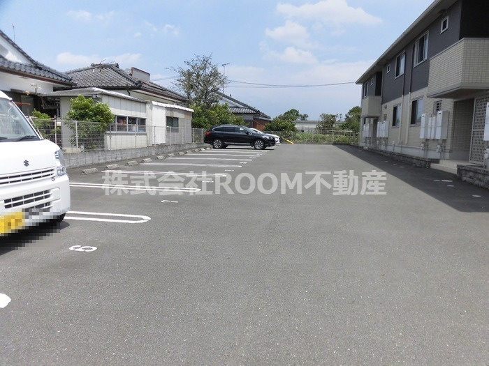 モントレゾールの駐車場