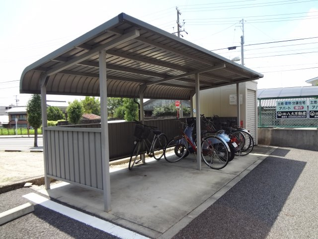 ファミールみなとのその他共用部分|自転車置場