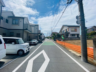 【前面道路含む現地写真】