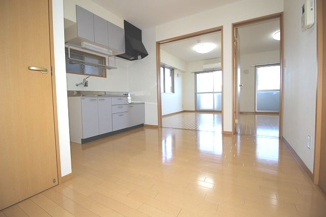 ラ・フルールの居間・リビング|ゆったり過ごせるリビングです