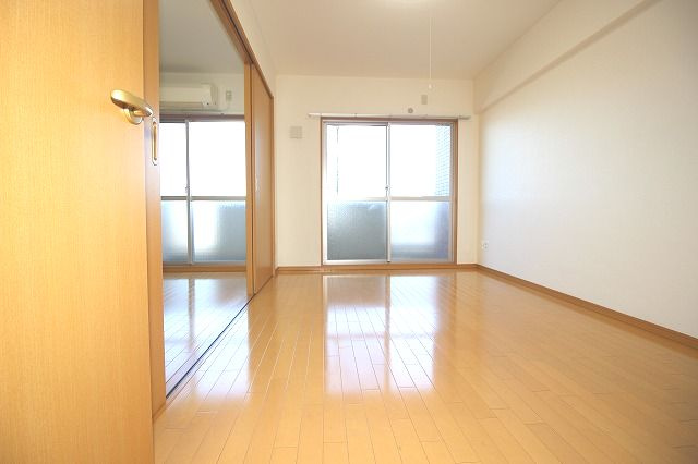 ラ・フルールの居間・リビング|ゆったりとしたリビングです