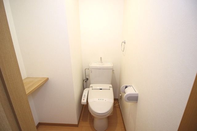 ラ・フルールのトイレ|コンパクトで使いやすいトイレです