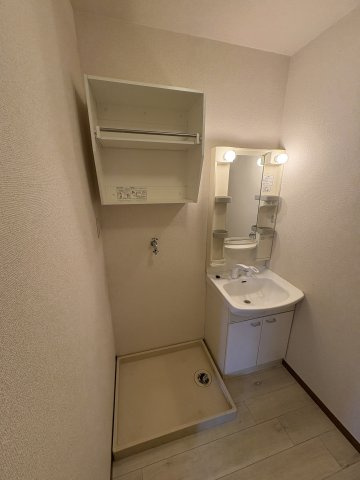 ドミール・シュクレの洗面所|室内洗濯機置き場