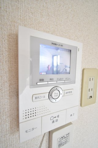 ドミール・シュクレのセキュリティ|モニター付きインターホン（録画機能付き）